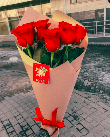 Букет "Красная роза" - СЛИВКА 30 РУБ
