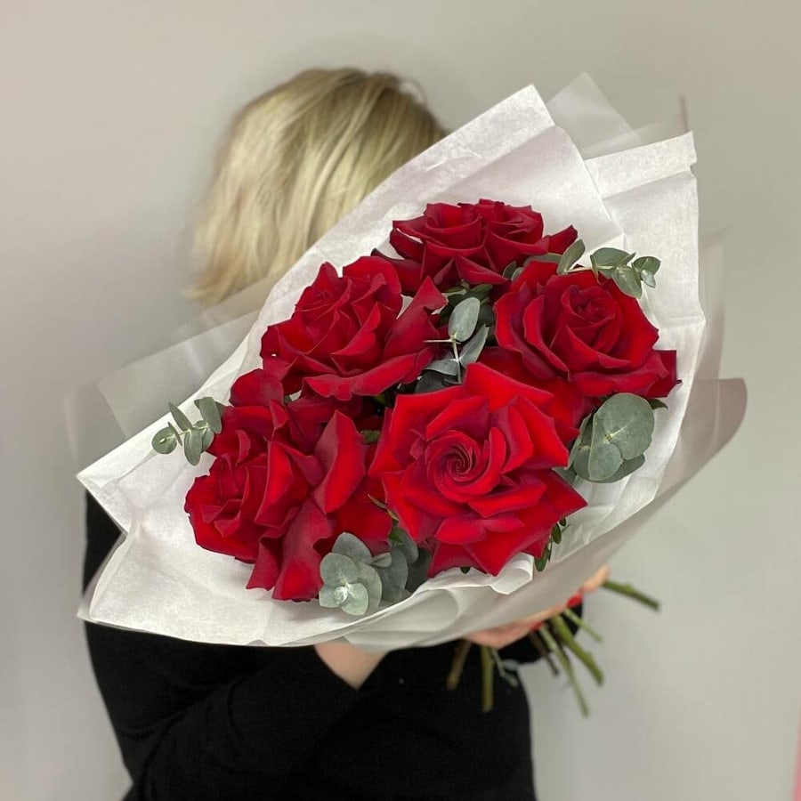 Французские розы с эвкалиптом «France Red»