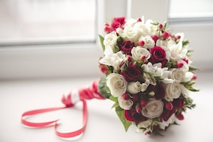Свадебный букет из роз "Белые Красные" купить в Полоцке, Новополоцке