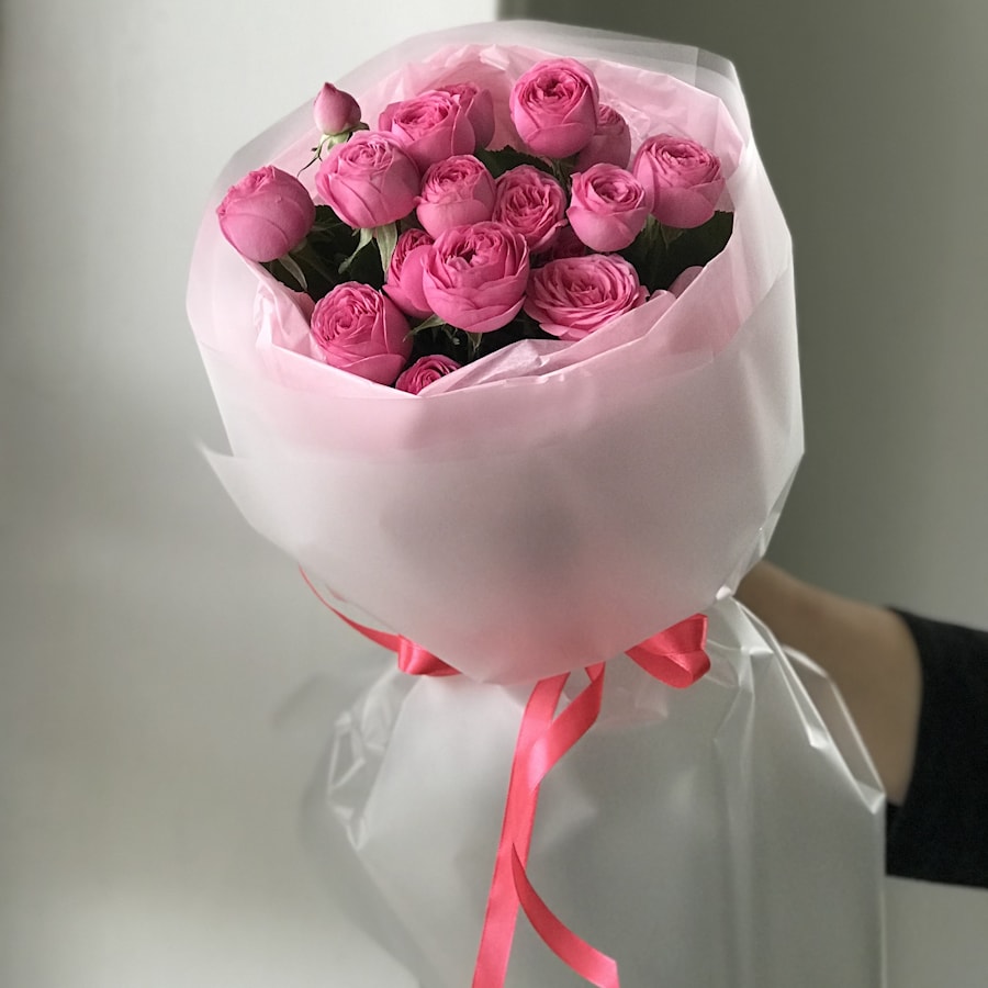 3 ветки пионовидных кустовых роз Жизель