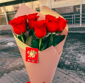 Букет "Красная роза Фридом"