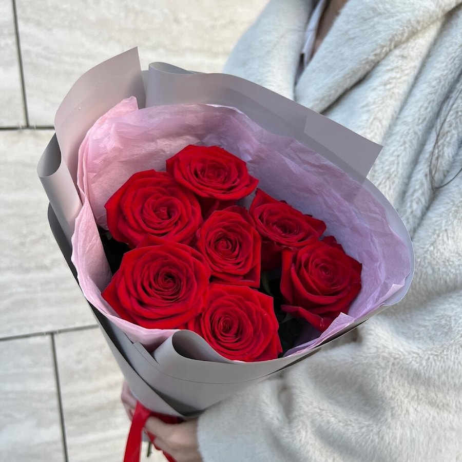 Букет "Красная роза Фридом"