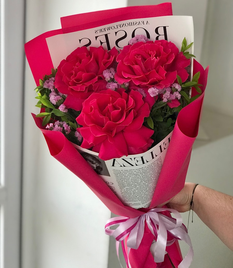 Букет с французскими розами "Малиновый француз"