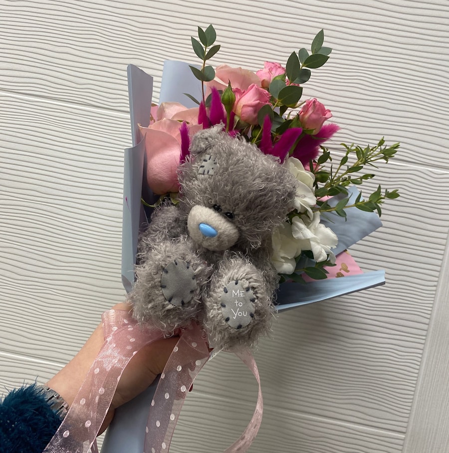 Букет с мягкой игрушкой "Мишка"