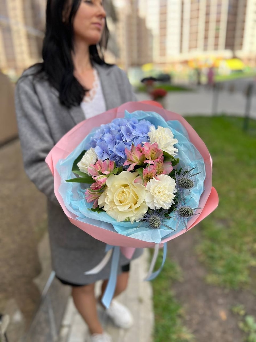 Букет №58 "Атмосфера" (гортензия голубая)