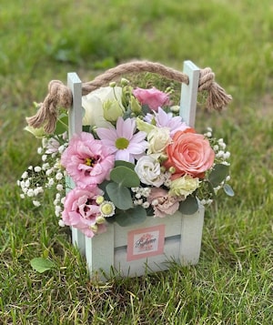 Красивая деревянная коробочка с розами "Август"