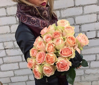 Роза эквадорская "Икс2"