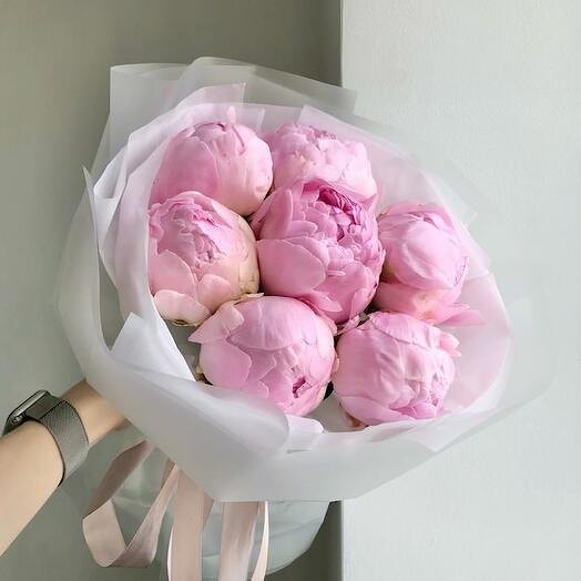 7 розовых пионов
