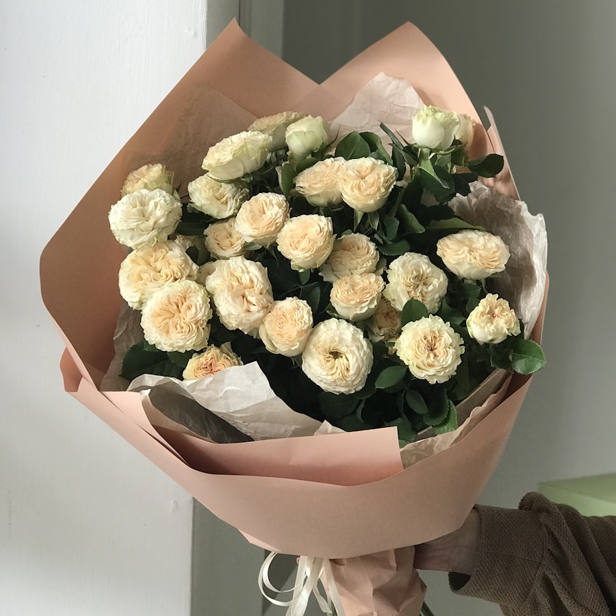 7 кустовых пионовидных роз Summer