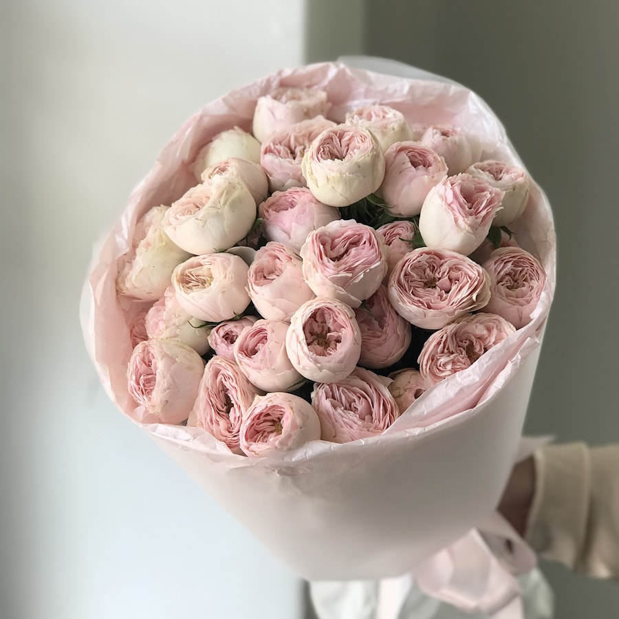 9 кустовых пионовидных роз Mansfield park