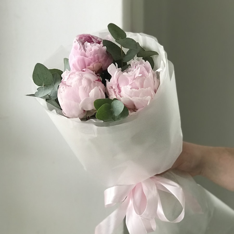 3 розовых пиона